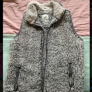 Thread & supply Sherpa vest